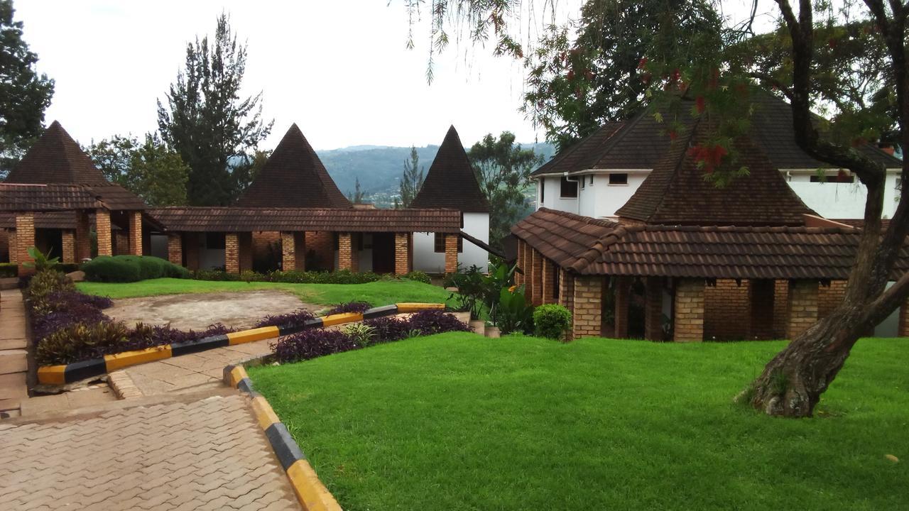 White Horse Inn Kabale Exteriör bild